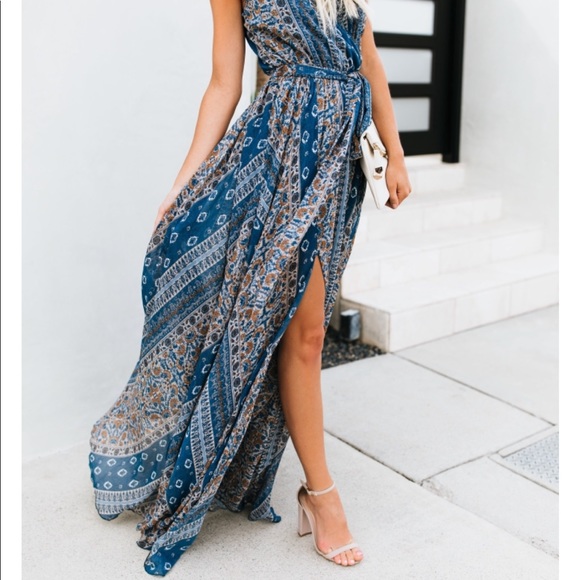 VICI Flowy Maxi Dress - Picture 3 of 4